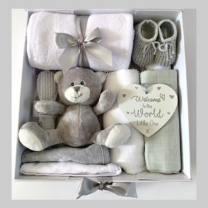 Neutral Baby Gift set