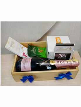 Moet Super Hamper